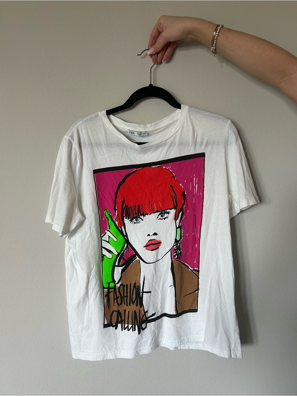Zara Graphic White Tee with Colorful Fashion Illustration